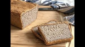 Il pane senza glutine è abituale tra le persone celiache e che non digeriscono bene questa proteina. Pane Di Grano Saraceno Senza Glutine E Senza Lattosio Youtube