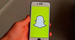 Se ha hecho muy popular entre millennials pero también entre famosos, que descargan sus versiones para iphone o en formato apk de android para comunicarse con . Como Descargar Historias Videos Y Fotos De Snapchat De Otras Personas Mira Como Se Hace