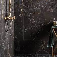 Crédence de cuisine (inox, verre,.) : Marbre Dans La Salle De Bain 16 Idees Pour Vous Inspirer