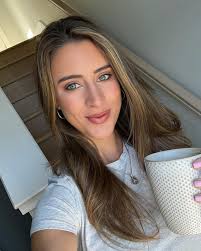 Ashlyn Sullivan's Instagram, Twitter & Facebook