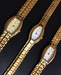 hislon vintage bayan saati hepsi satildi vintage vintagesaat vintagewatch saat saatler saatmodelleri romanson watch retrowatch pierrerenoir erk