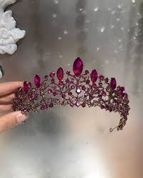 Gelin Aksesuarlari On Instagram Fusya Kinataci Hennanight Gelintaci In 2020 Hair Jewelry Beautiful Tiaras Fantasy Jewelry