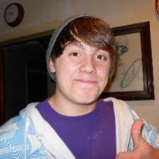 Iyshia Wells's Instagram, Twitter & Facebook