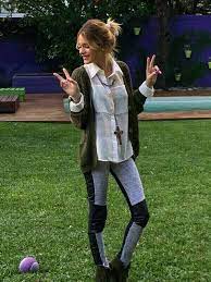 Martina stoessel si è fatta conoscere con il personaggio di violetta nel telefilm omonimo che tanto successo ha ottenuto in tutto il mondo nel 2012. Na Minha Casa Violetta Und Leon Martina Stoessel Promis