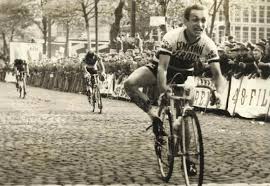 If you buy a bicycle at de waalse pijl, then you buy a unique bicycle. Winnaar Waalse Pijl 1962 Was Geen Eendagsvlieg Hem Als Een Grijze Muis Afschilderen Is Niet Terecht Wielerverhaal