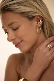 Mini Lilly Hoop Earrings