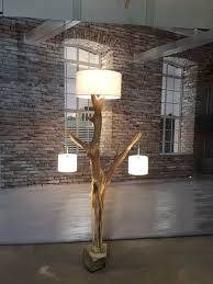 Floor Lamp Weathered Old Oak Branch With Boulder Par Gbhnatureart Boulder Branch Floor Gbhnatureart Lamp Oa Stehlampe Stehlampe Holz Beleuchtungsideen