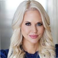 Julie Copp's Instagram, Twitter & Facebook