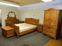 These complete furniture collections include everything you need to outfit the entire bedroom in coordinating style. Second Hand Bedroom Furniture Sets Dekorasi Rumah Rumah Dekorasi