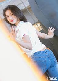 포토] 안유진, 눈맞춤이 해야