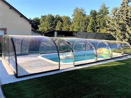 Ces éléments s'encastrent dans un module final. Abri De Piscine Mi Haut A Chaintrix Bierges 51 Renoval Abri Piscine Fabricant D Abris De Piscine Et De Terrasse