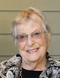 Elizabeth Flagler's Instagram, Twitter & Facebook