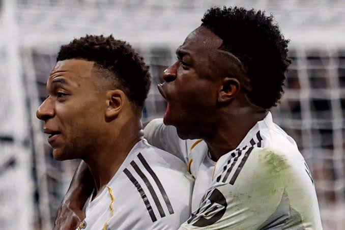 La creciente tensión entre Mbappé y Vinícius Júnior podría convertirse en  un desastre para el Real Madrid - MARCA USA