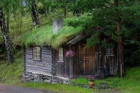 Haus am wald was tot augustus 2019 gewoon in gebruik als woonhuis, dat belooft goed te passen in mijn missie dat aankomen moet zijn als thuiskomen! Kleines Haus Am Wald Foto Bild Fotos Natur Landschaft Bilder Auf Fotocommunity