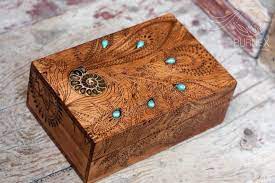Boite De Tarot En Bois Pour Le Pont De Stadard Boite De Tarot Etsy Wooden Photo Box Custom Keepsake Engraved Wooden Boxes