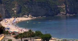 Le 7 Spiagge Piu Belle Di Tropea Nel 2020 Spiagge Litorale Spiaggia