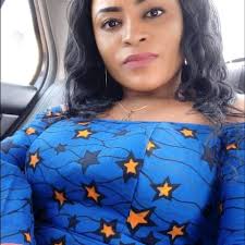 What is the back view of this gown?