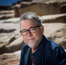 ANZAC Day is fast approaching and I'm heading to #currumbinbeach to sing  and remember #lestweforget 🪴🌎 #april #anzacday #currumbinbeach #tribute