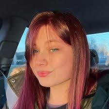 Lora Ferguson's Instagram, Twitter & Facebook