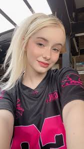 CV bk.2025-Bbe CV bk.2025-R IF THEY MADE A MOVIE ABOUT MICHELLE OBAMA WHO  SHOULD THEY GET TO ACT AS HER?