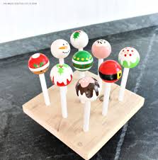 Try these easy christmas cake pops recipe ideas for this holiday season! Play Cake Pops Jaime Costiglio