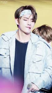 39 Times Bts V S Forehead Changed The Looks Game Forever Koreaboo Taehyung Bts V Kim Taehyung
