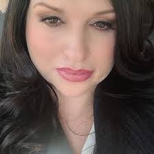 Natalie Collett's Instagram, Twitter & Facebook