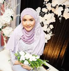 Jadi siapakah sebenarnya gerangan gadis bernama ezza yusof ni? Cantiknya Ezza Yusof Cinta Hati Remy Ishak Gempak
