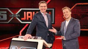 Fünf kandidaten, die etwas gemeinsam haben, treten diesmal als gruppe mit denselben fragen gegen günther jauch an. Tv Kritik 5 Gegen Jauch Der Heilige Geist Verzockt Sich Medien Sz De