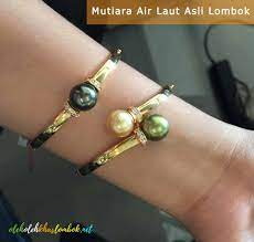 Cincin cm139 cincin emas mutiara air laut ini bisa anda pesan di toko mutiara lombok dengan harga rp 2.730.000. Mutiara Air Laut Asli Lombok Oleholehkhaslombok Net