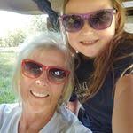 Diane Bretz's Instagram, Twitter & Facebook