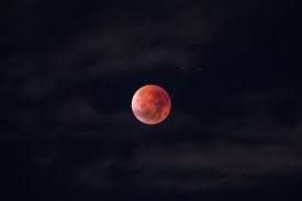 Dabei wandert er von 11.45 bis 14.53 uhr durch den. Sonnenfinsternis Und Mondfinsternis Entstehung