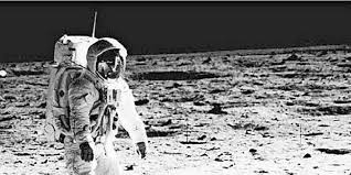 Jetzt ist er im alter von 82 jahren. Nachlass Von Neil Armstrong Wird Versteigert