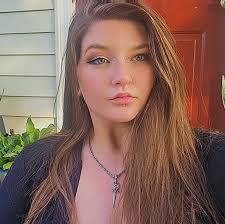 Skylar Norris's Instagram, Twitter & Facebook