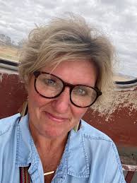 Are we allowed to use these pics for craft projects to sell or just  personal use?