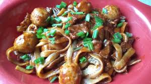 Resepi ni untuk 2 orang makan. Fettuccine Goreng Pedas Chef Home