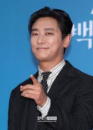 Hyun Bin, IU, Ju Ji Hoon, Lim Ji Yeon, Jang Na Ra, Hyeri, Byeon Woo Seok,  Kim Hye Yoon, ... và đông đảo nghệ sĩ xuất hiện tại thảm đỏ Lễ trao