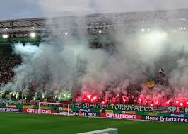 Fc nürnberg, bei dem sich die befreundeten fanszenen beider vereine gemeinsam im block west breit machten und dort optische aktionen zeigten, pyrotechnik zündeten und gemeinsam sangen. Rapid Wien Und Der Fcn Gemeinsam Unaufhaltsam Faszination Fankurve