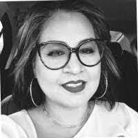 Nora Mahan's Instagram, Twitter & Facebook