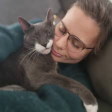 Roza 😺 (@rozathecatsitter) • Instagram photos and videos