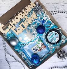 как сделать подарок папе своими руками на новый год Nezhnost Soglasites Chto Etu Korobochku Hochetsya Podarit Cheloveku K Kotoromu I Tematicheskie Podarochnye Korziny Idei Podarkov Prazdnichnye Podarki