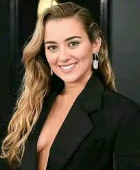 Hello my king how do I look without makeup