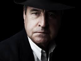 Even In New Hands, Detective Philip Marlowe Rings True