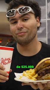 ¡Termina Marzo con un IPAD en Johnny Rockets! 🚀, Puedes ganar 1 de los 3  Apple Ipad que tienen para regalar. 🎁✨, 👉¿Cómo participar?👈, Desde el 1  al 31 de marzo, por cada compra sobre 25.000 pesos, ...