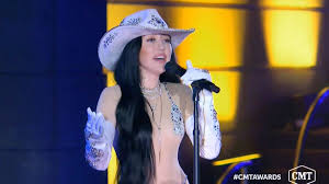 Noah Cyrus Was The Talk Of The 2020 Cmt Music Awards Because Of Her Outfit Cnn