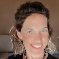 90+ perfiles de «Morado»