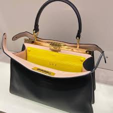 自分好みにカスタムできる フェンディのアイコンバッグ ピーカブー が進化