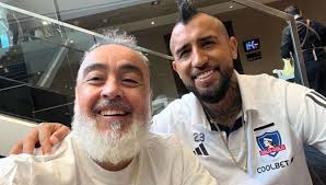 Un colaborador habitual de Arturo Vidal se prepara para llegar a Colo Colo 