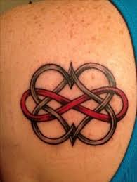 Ideas Para Tatuajes Que Signifiquen Amor Eterno Tatuaje Celtico Tatuajes De Hijas Tatuajes Irlandes