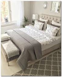 One of the ways that many couples adapt is by the use of bold colors like red like in the attractive red living room ideas and this can work. 48 Romantic Bedroom Ideas For Couples On A Budget Romanticbedroomideas Bedroomideas Schlafzimmer Ideen Fur Paare Schlafzimmer Inspiration Schlafzimmer Design